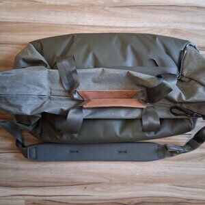 Peak Design Travel Duffel 35L – Sage Green – Excellent Condition